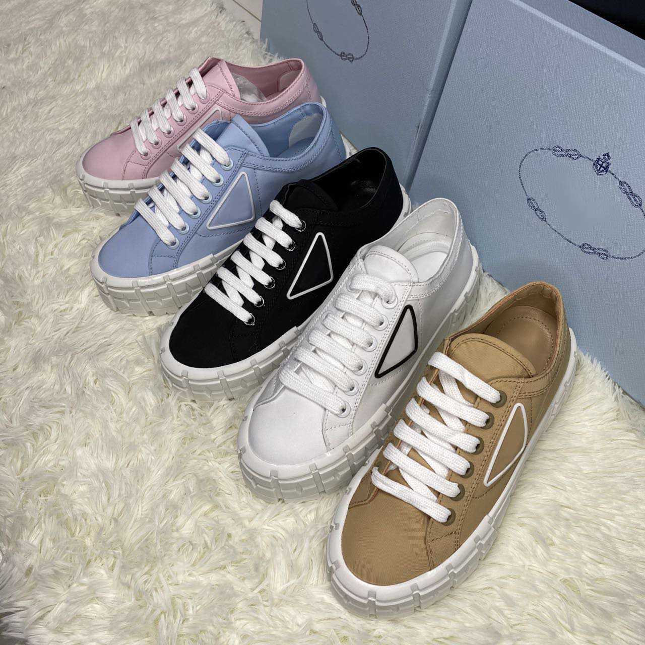 Men Jumpmans Designer Luxurys Shoes Outdoor Sneakers Chaussures Jorde ACE Runnings Sport Women Shoe DuNks Low des Chaussures 1s 11s 4s K1Y7
Men Jumpmans Designer Luxurys Shoes Outdoor Sneakers Chaussures Jorde ACE Runnings Sport Women Shoe DuNks Low des Chaussures 1s 11s 4s K1Y7