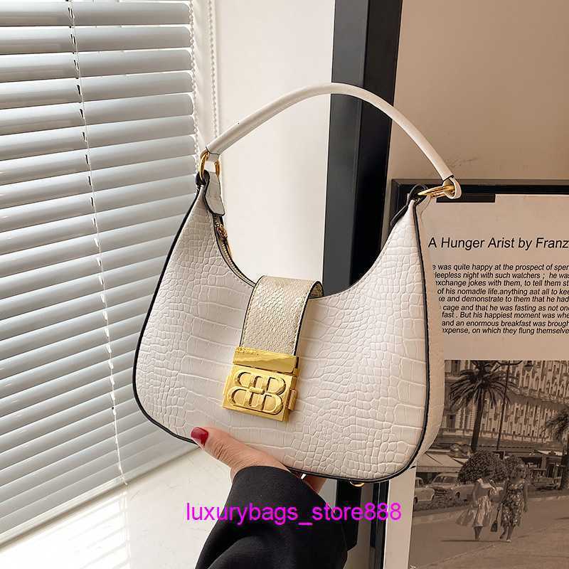 Western Style Small Women's 2023 Summer New Texture Armpit Shoulder Fashion Leisure Cross Messenger Bucket Women Design Bag Cheap Retail Wholesale, White
Western Style Small Women's 2023 Summer New Texture Armpit Shoulder Fashion Leisure Cross Messenger Bucket Women Design Bag Cheap Retail Wholesale, White