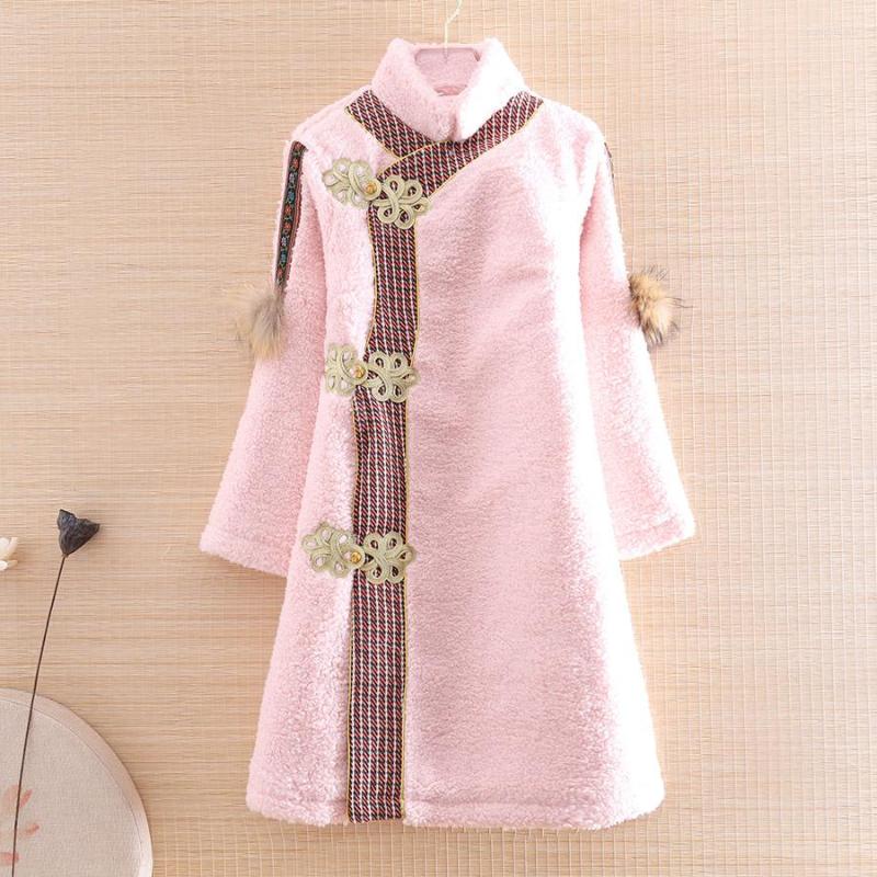 Ethnic Clothing High-end Winter Women Fur Collar Parka Outerwear Retro Elegant Lady Warm Luxurious Trench Coat Female S-XXL
Ethnic Clothing High-end Winter Women Fur Collar Parka Outerwear Retro Elegant Lady Warm Luxurious Trench Coat Female S-XXL