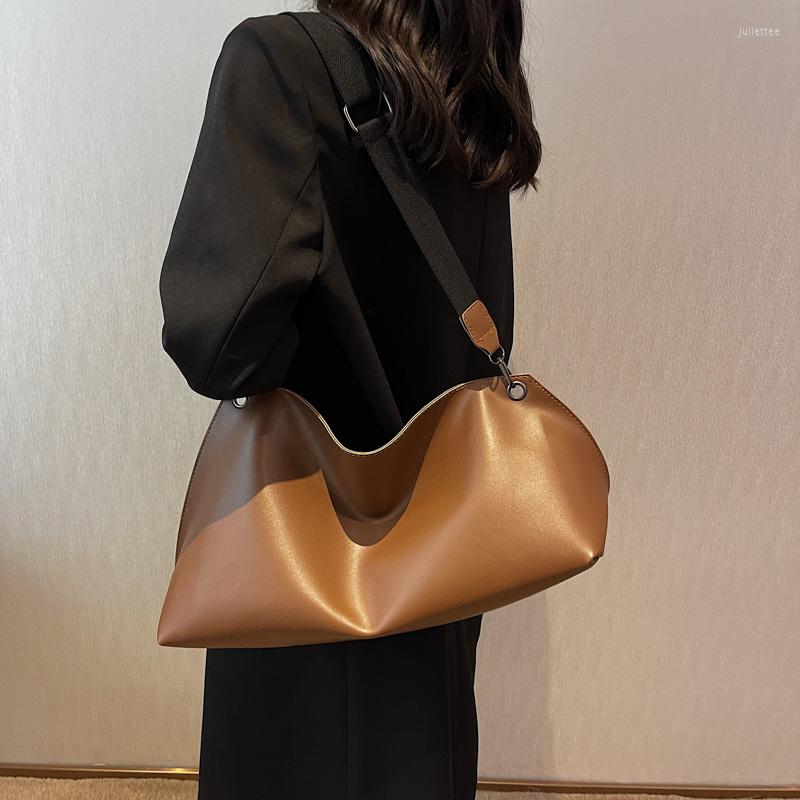 Evening Bags Large Capacity For Women 2022 Shoulder Leisure Korean Version Messenger Bag All-match Female Tote, Black
Evening Bags Large Capacity For Women 2022 Shoulder Leisure Korean Version Messenger Bag All-match Female Tote, Black