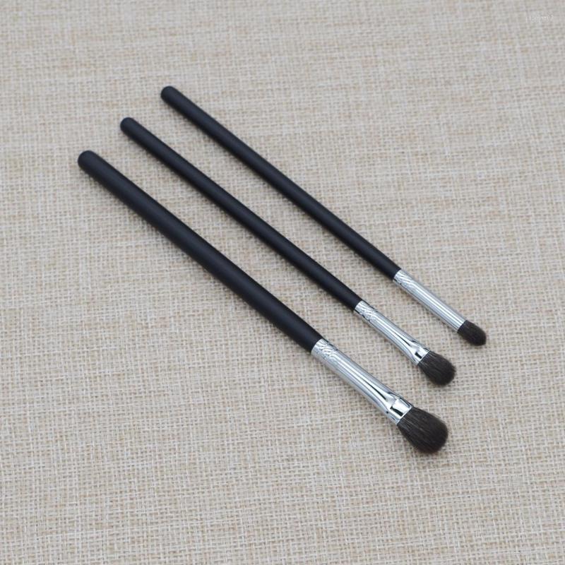 Makeup Brushes Professional Handmade Kit Soft Blue Squirrel Goat Hair Precise Eye Shadow Brush Black Handle Make Up Set
Makeup Brushes Professional Handmade Kit Soft Blue Squirrel Goat Hair Precise Eye Shadow Brush Black Handle Make Up Set