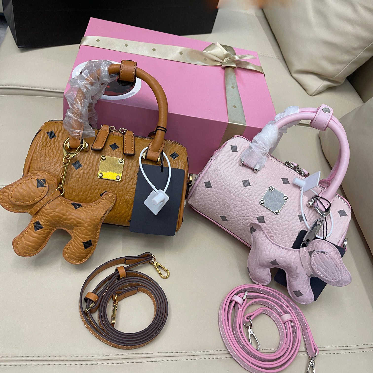 Cosmetic Bags Cases Same designer female Boston Pillow Bag Fashion girl's shoulder bag high quality women handbag mini lady's purse, Pink
Cosmetic Bags Cases Same designer female Boston Pillow Bag Fashion girl's shoulder bag high quality women handbag mini lady's purse, Pink
