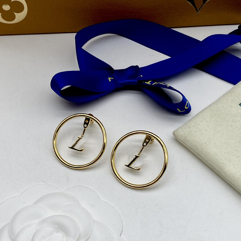 Classic Women Designers Stud Gold Earring Big Circle Earrings Ear Stud Womens Designer Studs Birthday Gift Letters V22112108
Classic Women Designers Stud Gold Earring Big Circle Earrings Ear Stud Womens Designer Studs Birthday Gift Letters V22112108