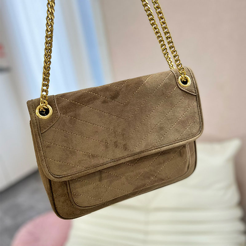 28cm Niki Chain Messenger Shoulder Bag Women Handbags Purse Fashion Letters Gold Hardware Magnetic Clasp Interior Zip Pocket Classic Flap Crossbody Bags, Just a box
28cm Niki Chain Messenger Shoulder Bag Women Handbags Purse Fashion Letters Gold Hardware Magnetic Clasp Interior Zip Pocket Classic Flap Crossbody Bags, Just a box