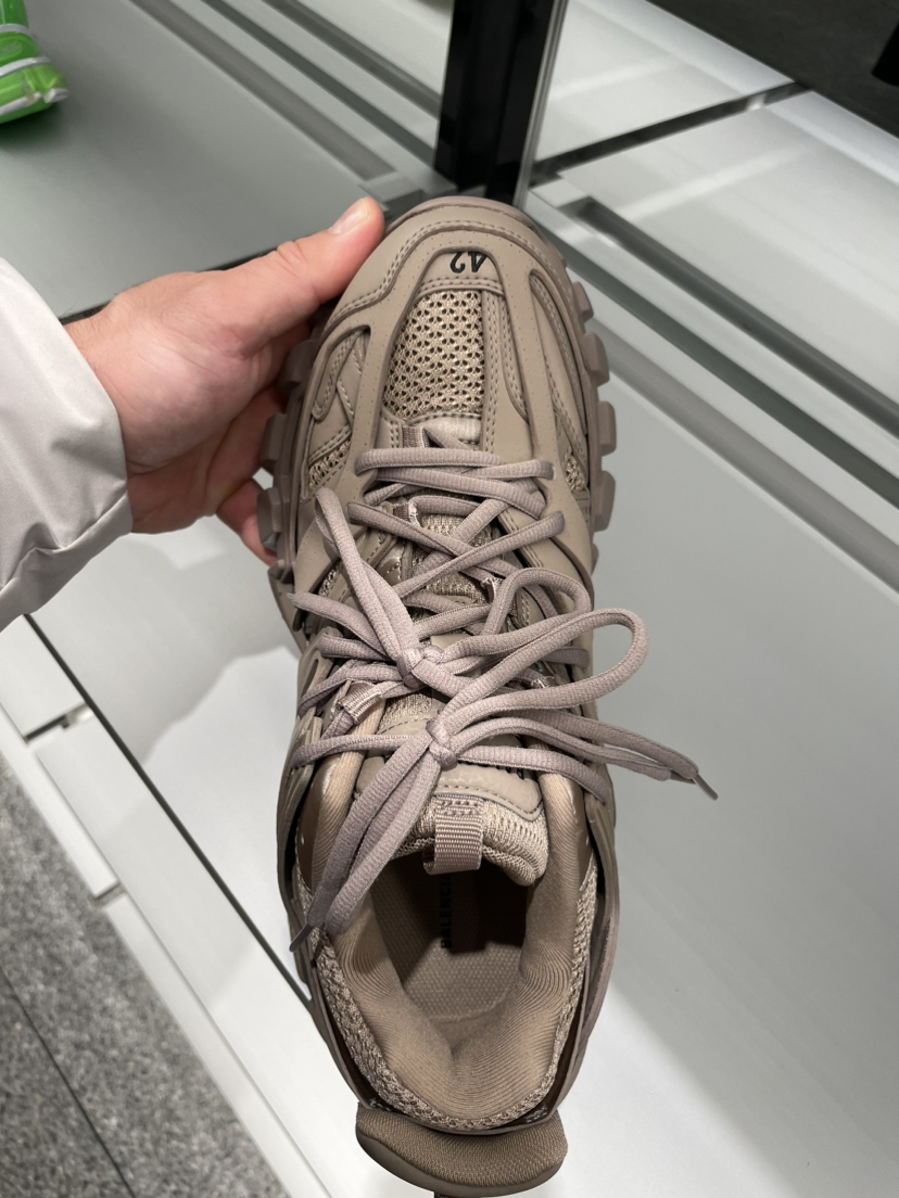 Top Paris casual shoes metal silver ice blue black white yellow burgundy pink navy royal gray men's and women's sneakers net shoes, Brown
Top Paris casual shoes metal silver ice blue black white yellow burgundy pink navy royal gray men's and women's sneakers net shoes, Brown