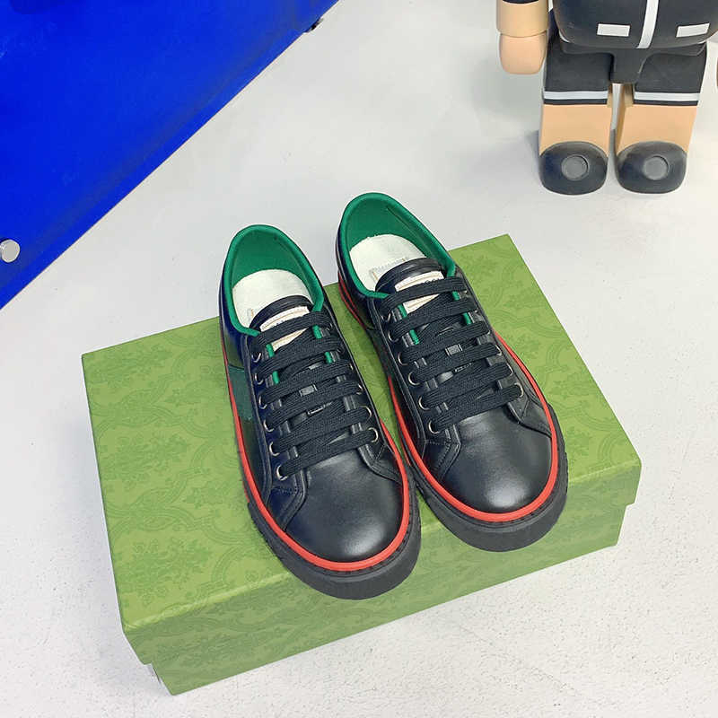 Designer Shoe1977 Men Women SneakersPlatform Trainers Canvas Shoes Classical Versatile Print Sneaker Low Chaussures With Original Box Size35-45 NO411
Designer Shoe1977 Men Women SneakersPlatform Trainers Canvas Shoes Classical Versatile Print Sneaker Low Chaussures With Original Box Size35-45 NO411
