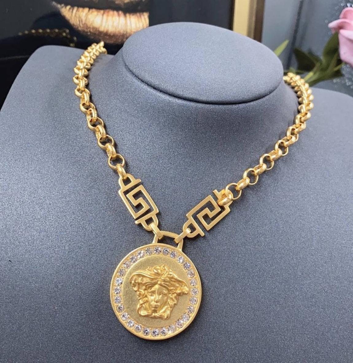 Classic Fashion Necklace Designer Luxury Necklace Temperament Man Woman Delicate Jewelry 5 Options Good Quality6233743