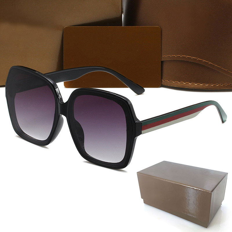Millionaire Womans Sunglasses Luxury Mens Sun glasses UV Protection men Designer eyeglass Gradient Metal hinge Fashion women spectacles glitter2008 0610
Millionaire Womans Sunglasses Luxury Mens Sun glasses UV Protection men Designer eyeglass Gradient Metal hinge Fashion women spectacles glitter2008 0610