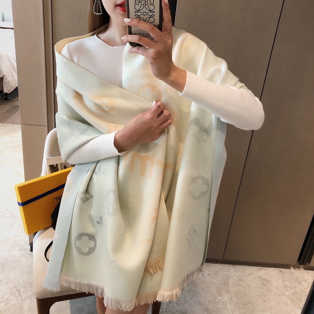 2022 fashion Paris designer 100% Cashmere Scarf men's and women's same brand letter scarf large shawl warm thickened wool 65cm x 180cm
2022 fashion Paris designer 100% Cashmere Scarf men's and women's same brand letter scarf large shawl warm thickened wool 65cm x 180cm