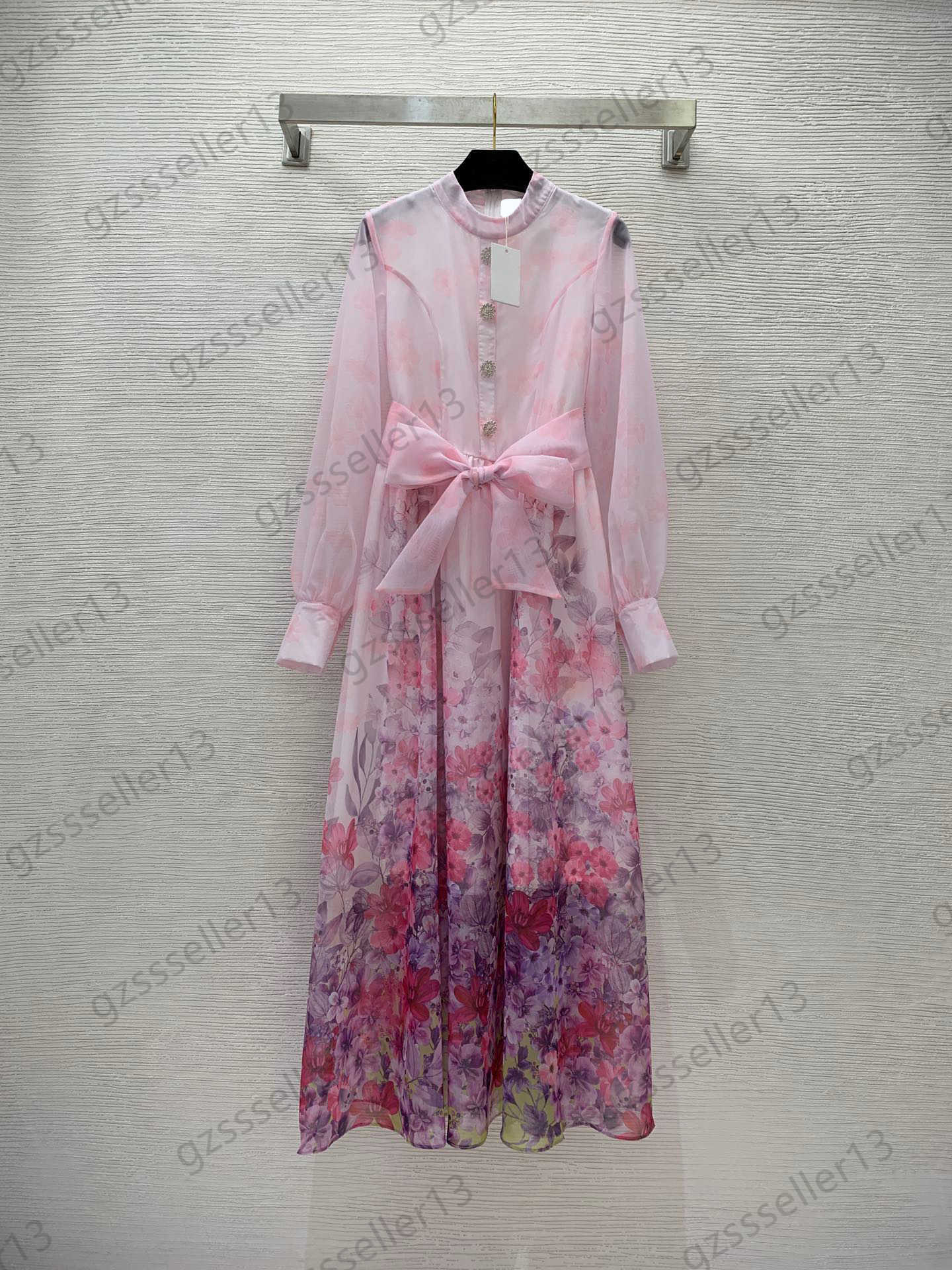 Dress Womens Designer Clothing Casual Dresses Organza Fabric Diamond Button Trim Long Sleeves Dress Floral Print Bow Lace-up Slimming Maxiskit Woman Clothes
Dress Womens Designer Clothing Casual Dresses Organza Fabric Diamond Button Trim Long Sleeves Dress Floral Print Bow Lace-up Slimming Maxiskit Woman Clothes