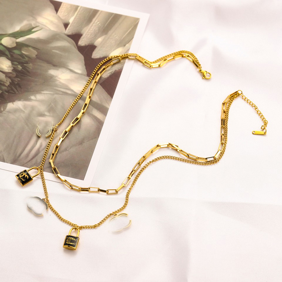 Never Fading Gold Plated Luxury Brand Designer Pendants Necklaces Stainless Steel Lock Letter Choker Pendant Necklace Chain Jewelry Accessories Gifts AA1748
Never Fading Gold Plated Luxury Brand Designer Pendants Necklaces Stainless Steel Lock Letter Choker Pendant Necklace Chain Jewelry Accessories Gifts AA1748