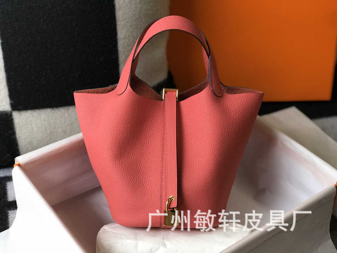 Handbags Luxury Designer Birk Genuine Leather Cons Portable Vegetable Basket Bag Women's Fashion Leisure Litchi Grain Calfskin b, Yellow4
Handbags Luxury Designer Birk Genuine Leather Cons Portable Vegetable Basket Bag Women's Fashion Leisure Litchi Grain Calfskin b, Yellow4