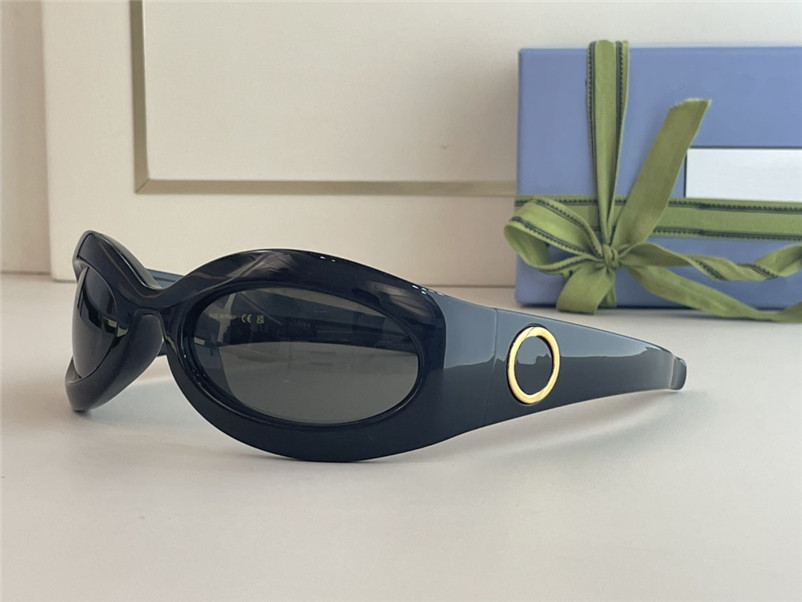 New fashion design sunglasses 1247S runway and contemporary style Frames with bold structures and logo detailing accompanied key looks 100% UVA/UVB protection
New fashion design sunglasses 1247S runway and contemporary style Frames with bold structures and logo detailing accompanied key looks 100% UVA/UVB protection