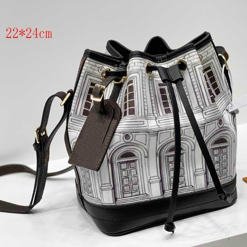Women Bags 21SS Fashion Drawstring Bag Classical Female Designers Shoulder bag Luxurys Handbags Stylist Grace Elements, Brown
Women Bags 21SS Fashion Drawstring Bag Classical Female Designers Shoulder bag Luxurys Handbags Stylist Grace Elements, Brown