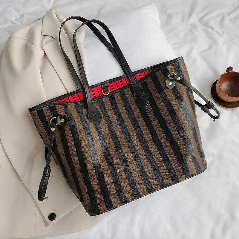 Luxurys Designer Shopping handLvity bags Women top quality Lvity bag Shoulder Tote Fashion Plain Open Short Coin Pouch Practical Soft Light Durable, Customize
Luxurys Designer Shopping handLvity bags Women top quality Lvity bag Shoulder Tote Fashion Plain Open Short Coin Pouch Practical Soft Light Durable, Customize