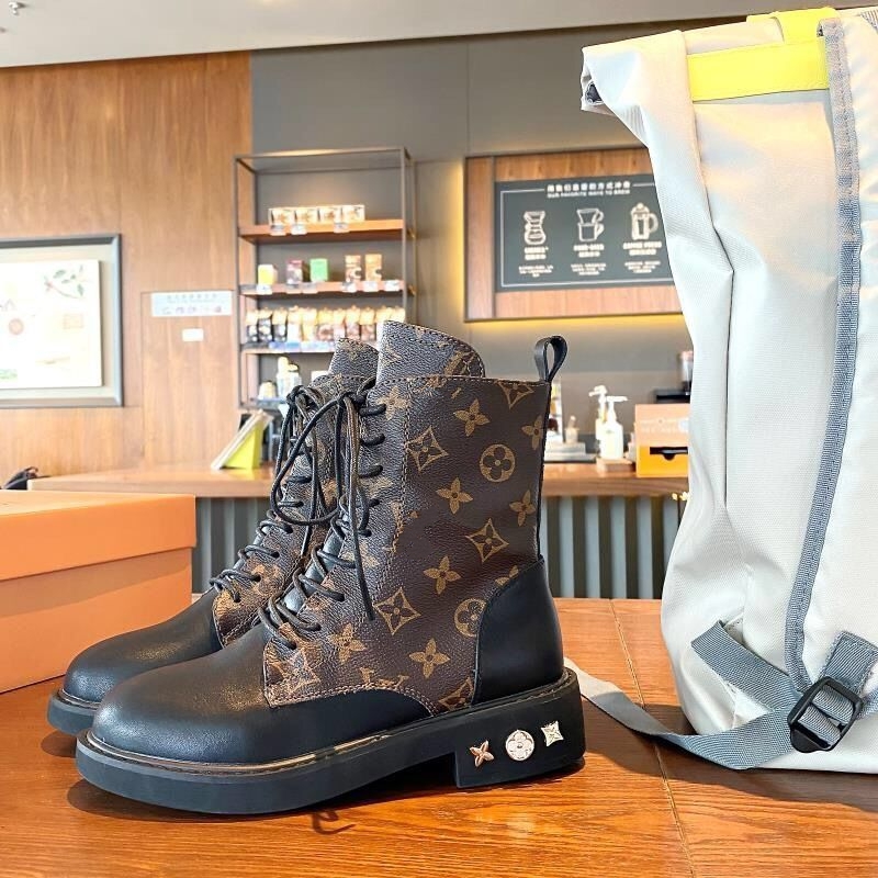2022 Dress Shoes new vintage classic flower ankle boots women's fashion Martin boot's designer winter leather boot top quality sizes 35-40 Lz4sglvgjhhjh, 1 no box
2022 Dress Shoes new vintage classic flower ankle boots women's fashion Martin boot's designer winter leather boot top quality sizes 35-40 Lz4sglvgjhhjh, 1 no box
