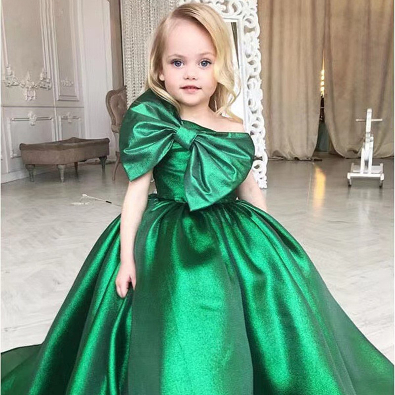 One Shoulder Kids Formal Dresses Emerald Green Satin Girls Christmas Birthaday Party Gown Bow Tie Puffy Skirt Toddler Pageant Dress 0516