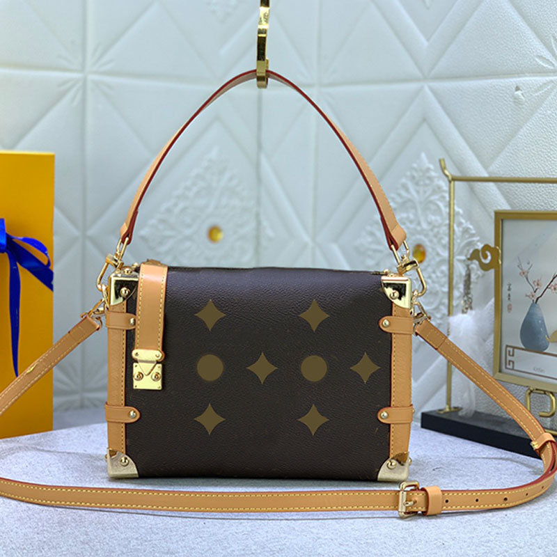 Cruise Famous Designers Shoulder Bags Wallets Mini Soft Trunk Box Chains Canvas Cowboy Zipper Flowers Satchel Handbags Fold Over Bag Camera Messenger Crossbody
Cruise Famous Designers Shoulder Bags Wallets Mini Soft Trunk Box Chains Canvas Cowboy Zipper Flowers Satchel Handbags Fold Over Bag Camera Messenger Crossbody