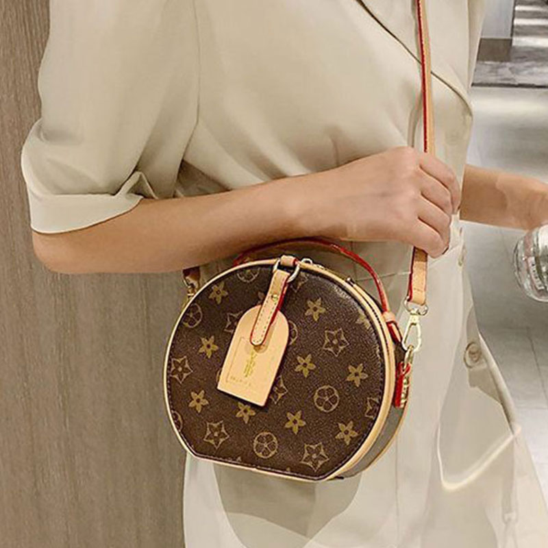 Shoulder crossbody Bag Fashion rounded bags Designer small purse Luxury handbag tote large wallet round cake leather cosmetic case Arrive from US witnin 2-5 day, 53152-23.5x17.5x11.5cm2
Shoulder crossbody Bag Fashion rounded bags Designer small purse Luxury handbag tote large wallet round cake leather cosmetic case Arrive from US witnin 2-5 day, 53152-23.5x17.5x11.5cm2