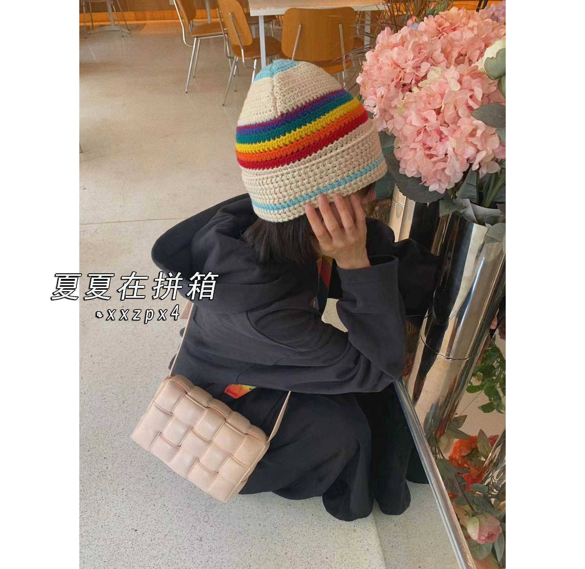 Designer Bags Bottegas Woven Venetas Luxury Handbag New Cassette Lychee Weave Single Shoulder Diagonal Gold Button Pillow Women's, Pink2
Designer Bags Bottegas Woven Venetas Luxury Handbag New Cassette Lychee Weave Single Shoulder Diagonal Gold Button Pillow Women's, Pink2