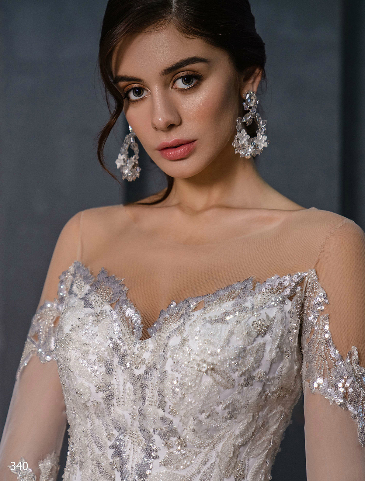 Luxurious A-line Wedding Dresses Unique Long Sleeves Design Sequins Flower Applicant Stain Zipper Backless Court Gown Custom Made Plus Size Vestidos D