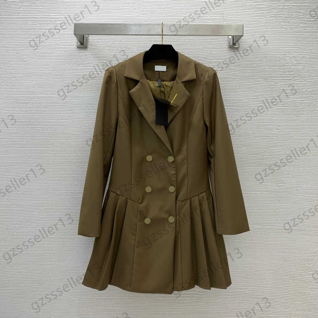 Dress Womens Designer Clothing Casual Dresses Custom Double Button Design Lapel Collect Waist Suit Dress Metal Brooch Pleated Hemline Maxiskit Woman Apparel
Dress Womens Designer Clothing Casual Dresses Custom Double Button Design Lapel Collect Waist Suit Dress Metal Brooch Pleated Hemline Maxiskit Woman Apparel