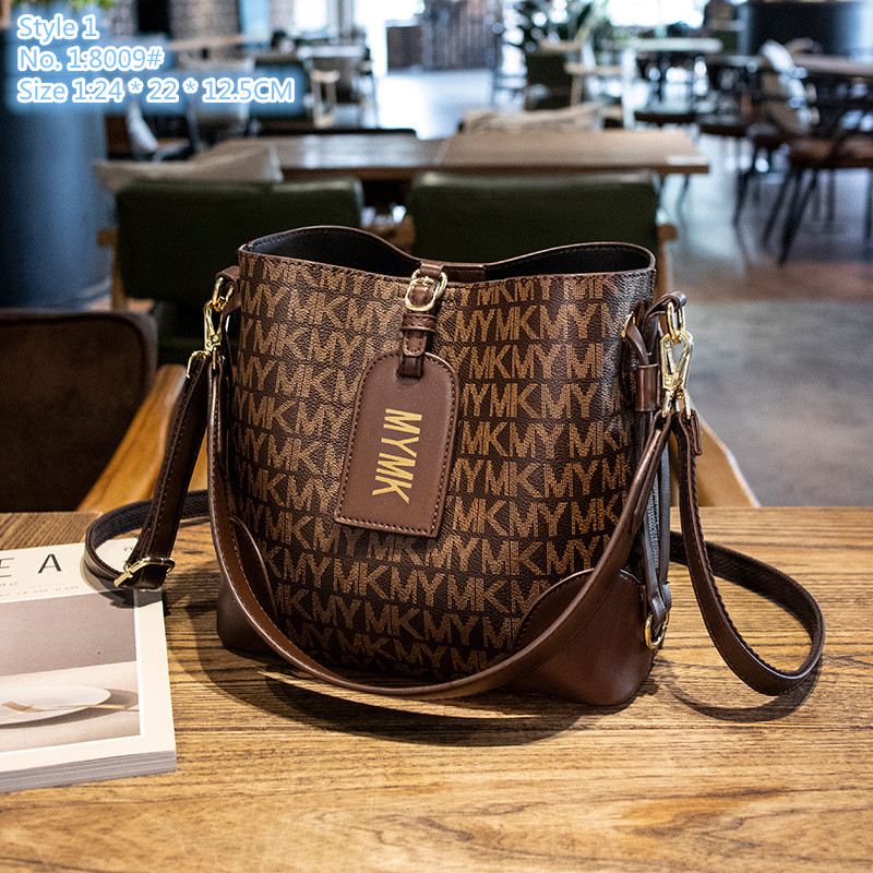 Wholesale factory ladies shoulder bags 3 colors everyday Joker printed backpack elegant letter bucket bag three-layer barrier contrast leather handbag, Grey-8009#
Wholesale factory ladies shoulder bags 3 colors everyday Joker printed backpack elegant letter bucket bag three-layer barrier contrast leather handbag, Grey-8009#