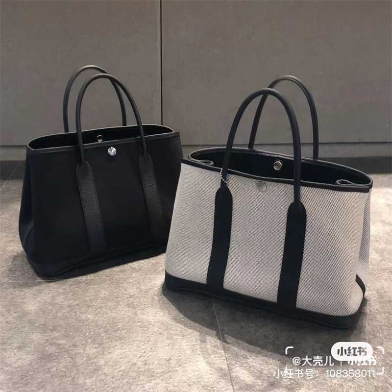 Designer Herme Bags Garden Handbags Canvas with Top Layer Cowhide Bag Handbag Large Capacity Leather Color Contrast One Shoulder Tote Bag, Togo leather elephant grey 30cm sent
Designer Herme Bags Garden Handbags Canvas with Top Layer Cowhide Bag Handbag Large Capacity Leather Color Contrast One Shoulder Tote Bag, Togo leather elephant grey 30cm sent