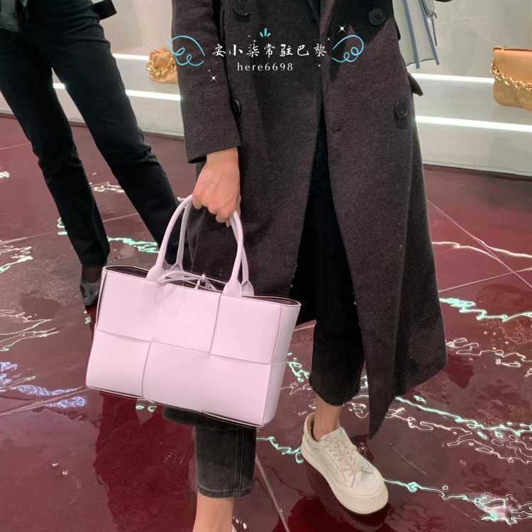 Designer Bags Leather Bottegas Bag Woven Venetas Woven Tote Shopping Bag One Shoulder Portable Women's Original Quality Luxury Handbag, Yellow
Designer Bags Leather Bottegas Bag Woven Venetas Woven Tote Shopping Bag One Shoulder Portable Women's Original Quality Luxury Handbag, Yellow