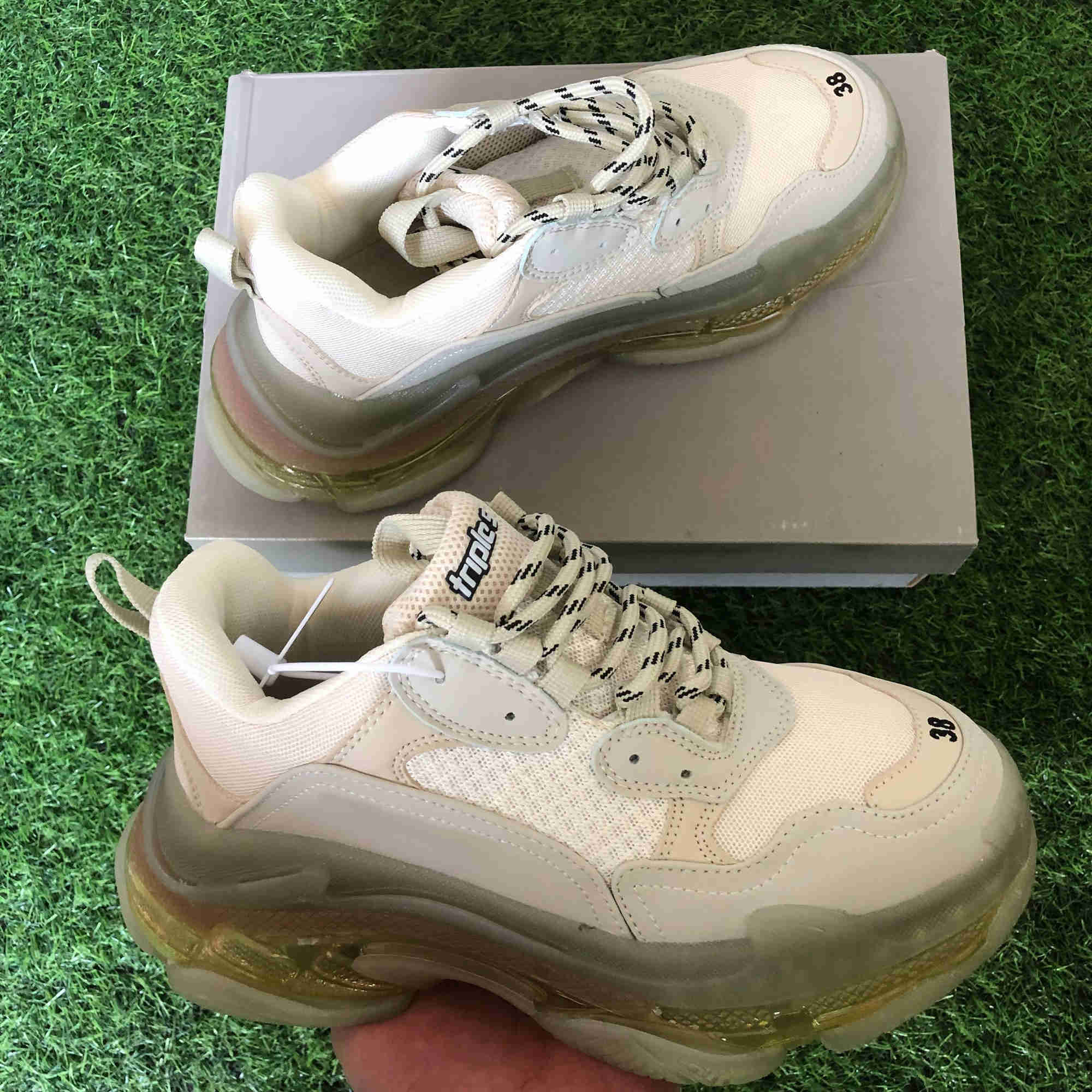 Top quality Casual Shoes Platform Sneakers Mens Trainers Black White Grey Red Pink Blue Green Light Tan Oreo Sports Fashion Tennis 2022 Triple S Men, 15
Top quality Casual Shoes Platform Sneakers Mens Trainers Black White Grey Red Pink Blue Green Light Tan Oreo Sports Fashion Tennis 2022 Triple S Men, 15