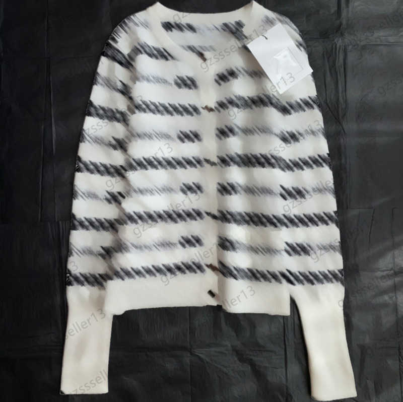 Cardigans Womens Sweater Medieval Cardigan Computer Woven Jacquard Craft Knitwear Crew-neck Buttons Open Cotton Elastic Fabric Standard Sweaters Women Tops 1970, Extra shipping
Cardigans Womens Sweater Medieval Cardigan Computer Woven Jacquard Craft Knitwear Crew-neck Buttons Open Cotton Elastic Fabric Standard Sweaters Women Tops 1970, Extra shipping