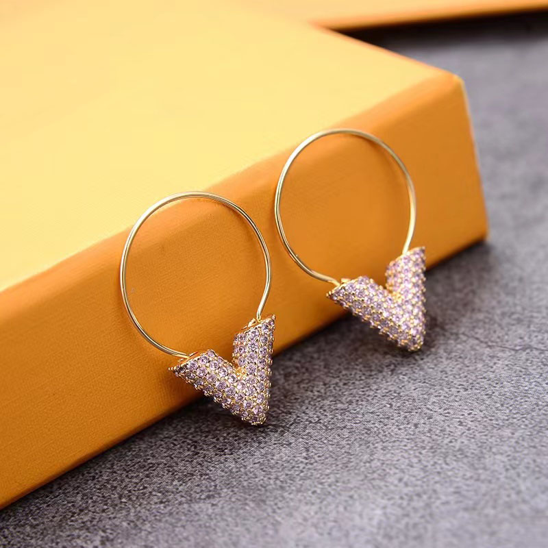 luxury V letters pearl designer stud earrings for women 18k gold silver retro vintage shining diamond stone brand earring earing jewelry christmas gift A
luxury V letters pearl designer stud earrings for women 18k gold silver retro vintage shining diamond stone brand earring earing jewelry christmas gift A