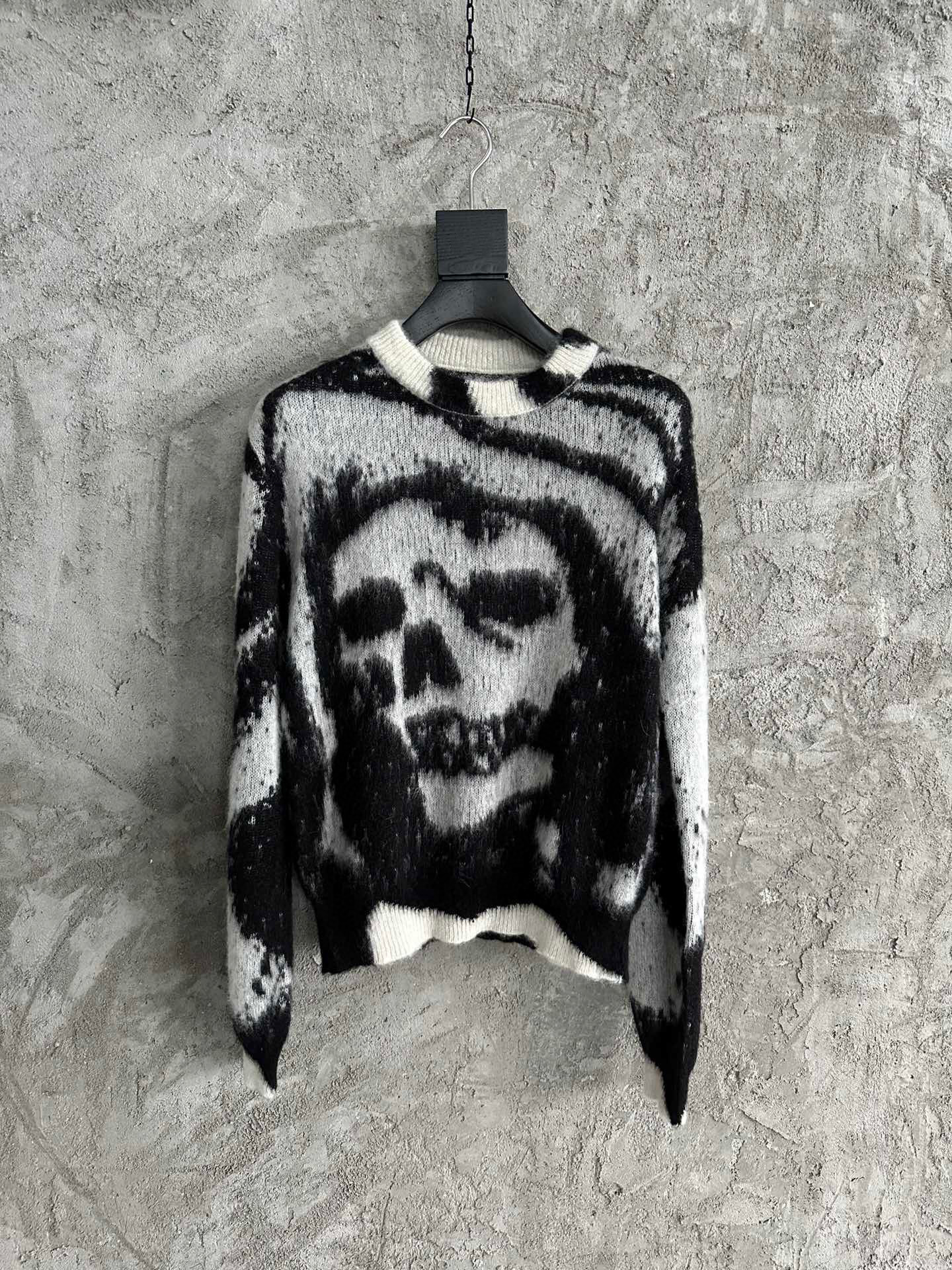 Mens Designer sweaters men clothing Knit shirt neck pullover Cashmere long Slim Fit coats Single row buckle Mohair Skull skeleton print Wool Men' Sweater
Mens Designer sweaters men clothing Knit shirt neck pullover Cashmere long Slim Fit coats Single row buckle Mohair Skull skeleton print Wool Men' Sweater