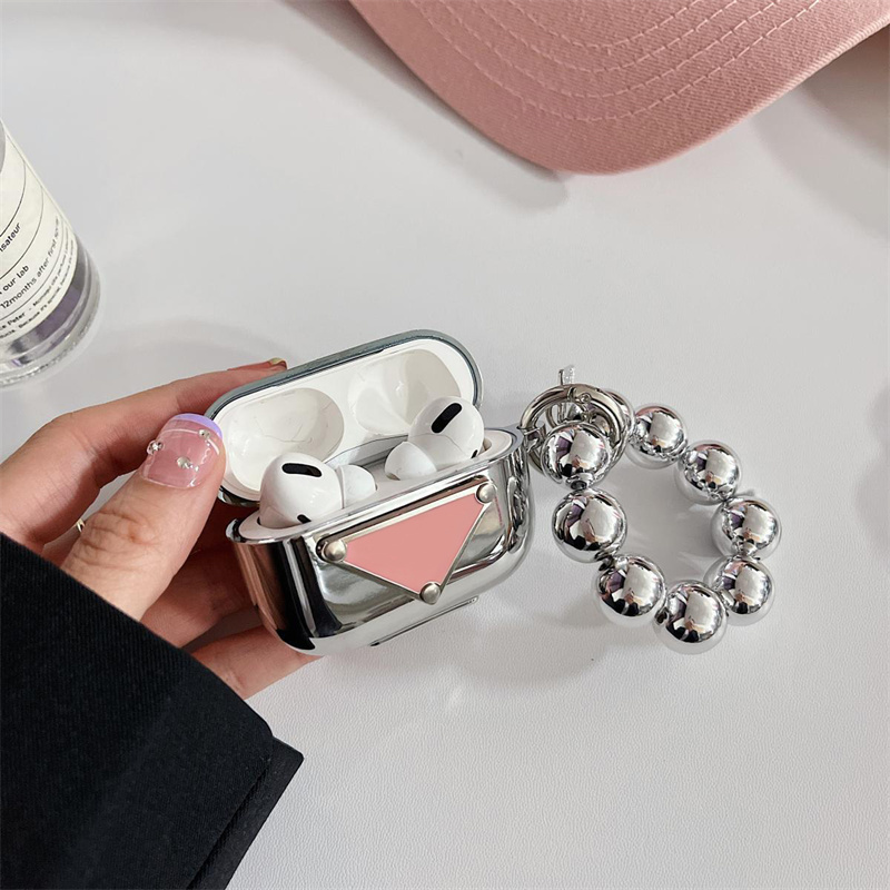Classic Letters Silver Pearl Earphone Accessories Designers Fashion Luxury Brands Earphone Protector For AirPods 2 Pro 3 Headphone Cover
Classic Letters Silver Pearl Earphone Accessories Designers Fashion Luxury Brands Earphone Protector For AirPods 2 Pro 3 Headphone Cover