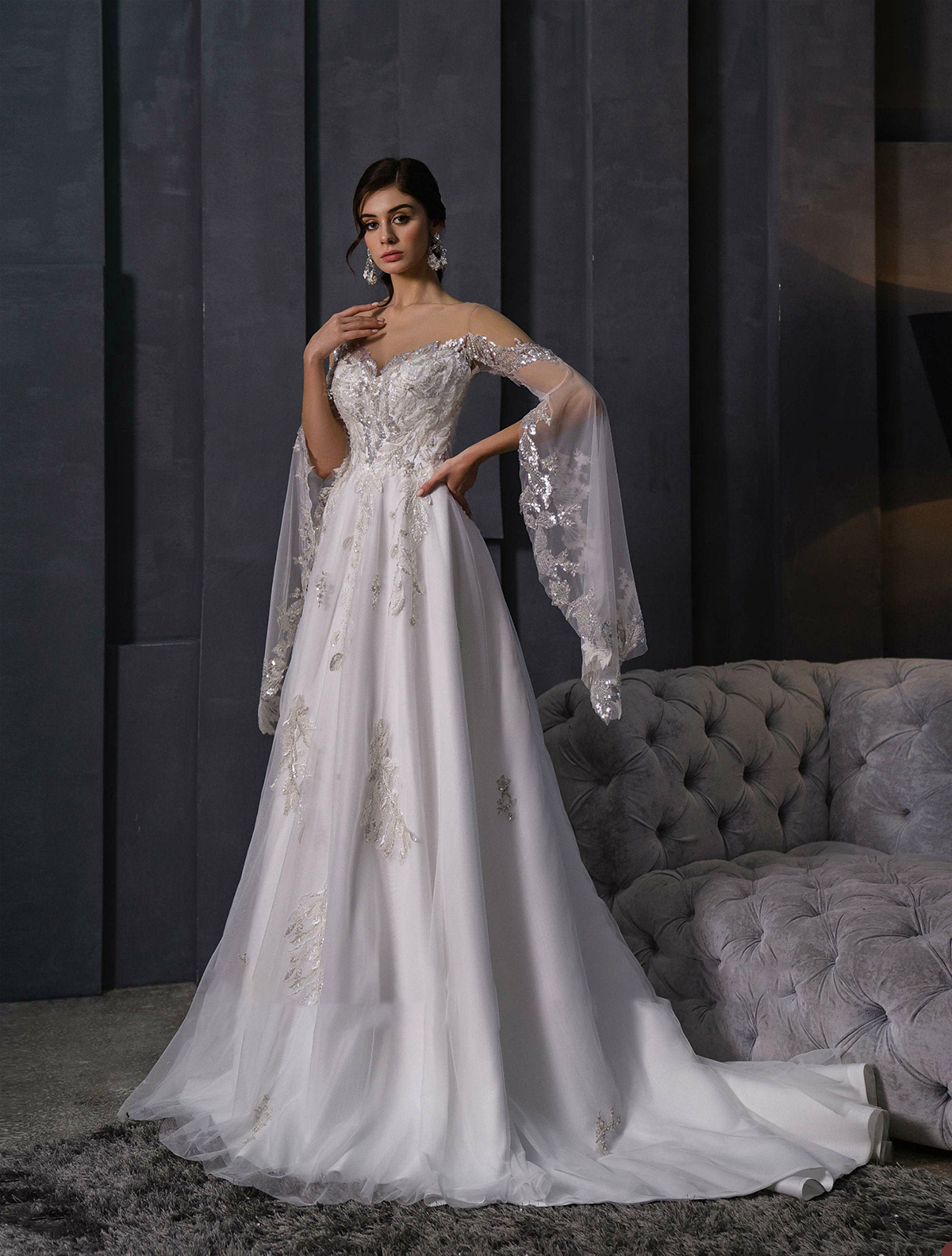 Luxurious A-line Wedding Dresses Unique Long Sleeves Design Sequins Flower Applicant Stain Zipper Backless Court Gown Custom Made Plus Size Vestidos D