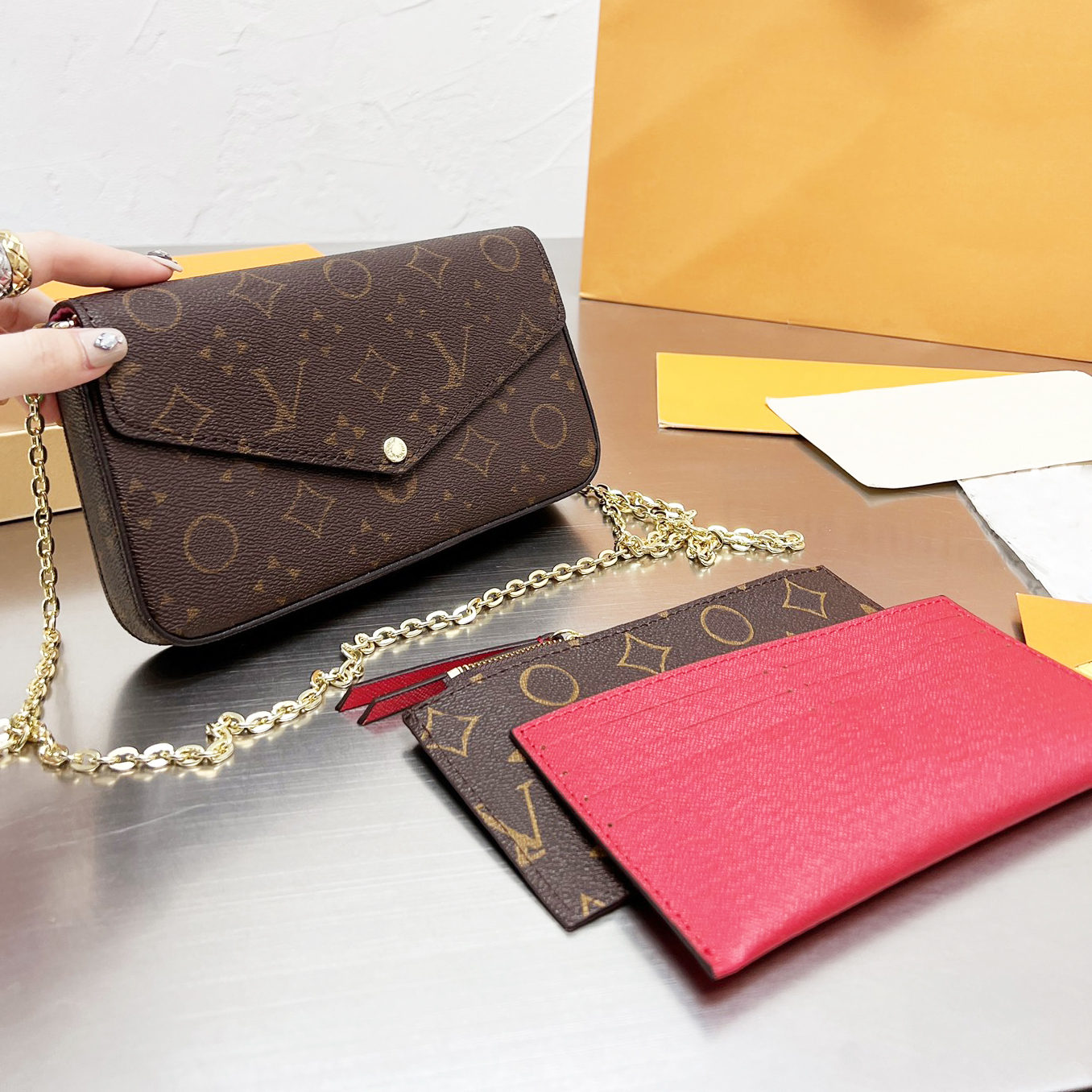 Designer Bag Woman Shoulder Bags Fashion Handbag 3-piece set Purse Wallet Genuine Leather Women Messenger cross body chain, Original box
Designer Bag Woman Shoulder Bags Fashion Handbag 3-piece set Purse Wallet Genuine Leather Women Messenger cross body chain, Original box