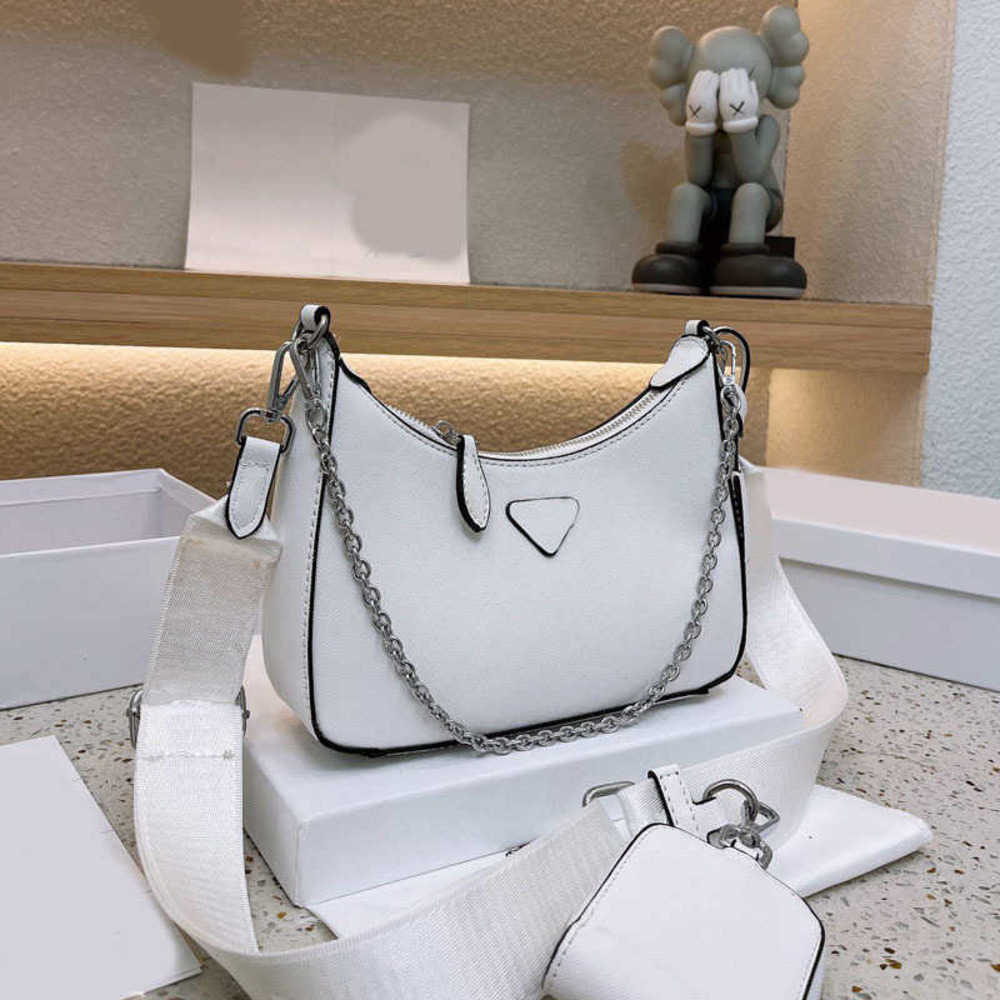 3 in 1 Shoulder Bags hobo underarm bags Chain Shoulder Bag Waterproof leather Wide Shoulder Messenger Three In One Child Mother handbags G6S9, Red
3 in 1 Shoulder Bags hobo underarm bags Chain Shoulder Bag Waterproof leather Wide Shoulder Messenger Three In One Child Mother handbags G6S9, Red
