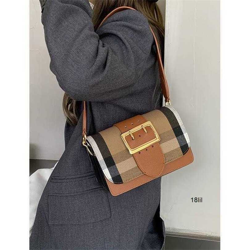 Designer Luxury Burbrerity Bags For Women High Quality Brown Crossbody Handbags Vintage Burbrery Leather Wallet Paris Plaid The Totes Bag Fashion Purses T72G, Black
Designer Luxury Burbrerity Bags For Women High Quality Brown Crossbody Handbags Vintage Burbrery Leather Wallet Paris Plaid The Totes Bag Fashion Purses T72G, Black