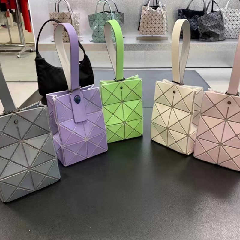 designer bag Bag Female 2022 New Three House Mobile Phone Bag Fashion Life Trend Niche Brand Online Red MBP8 W5SF, Black
designer bag Bag Female 2022 New Three House Mobile Phone Bag Fashion Life Trend Niche Brand Online Red MBP8 W5SF, Black