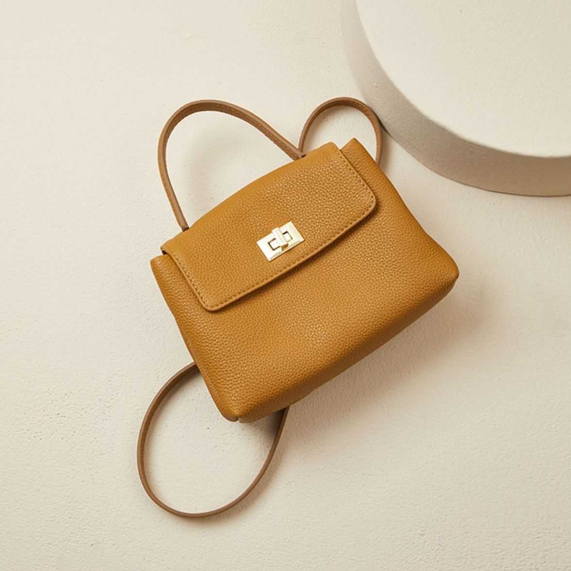 Luxury Designer Handbag Shoulder Bags Crossbody Bag Tote Women's Portable Mini 2023 New Fashion Minority Versatile Shoulder Messenger Tote bags Factory Direct Sale, Classic black cowhide
Luxury Designer Handbag Shoulder Bags Crossbody Bag Tote Women's Portable Mini 2023 New Fashion Minority Versatile Shoulder Messenger Tote bags Factory Direct Sale, Classic black cowhide