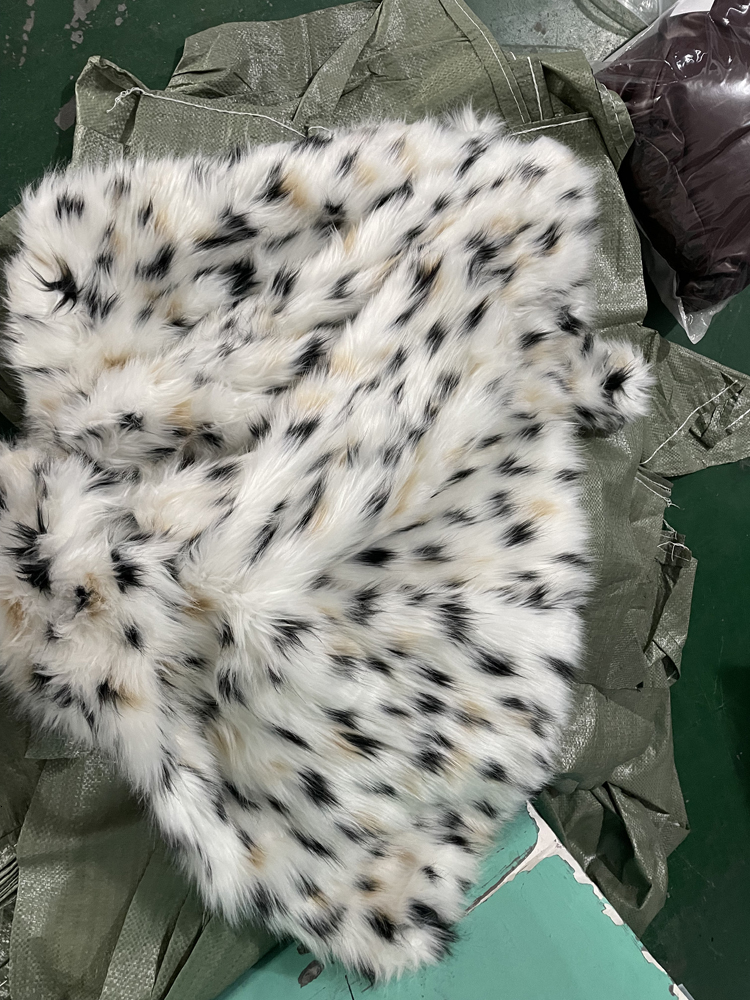 Women's Fur Faux RR1475 X-Long Coats Womens Eco Lynx With a Hood Winter Jackets Woman Length 120cm Coat Female White 221123