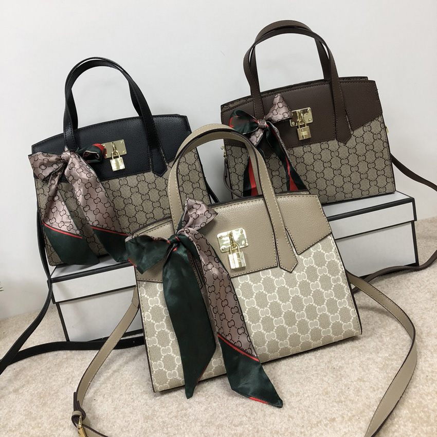 designer bags tote bag large capacity classic letters handbags leather plaid covered crossbody bags fashionable and versatile wallets shoulder bag, Box
designer bags tote bag large capacity classic letters handbags leather plaid covered crossbody bags fashionable and versatile wallets shoulder bag, Box