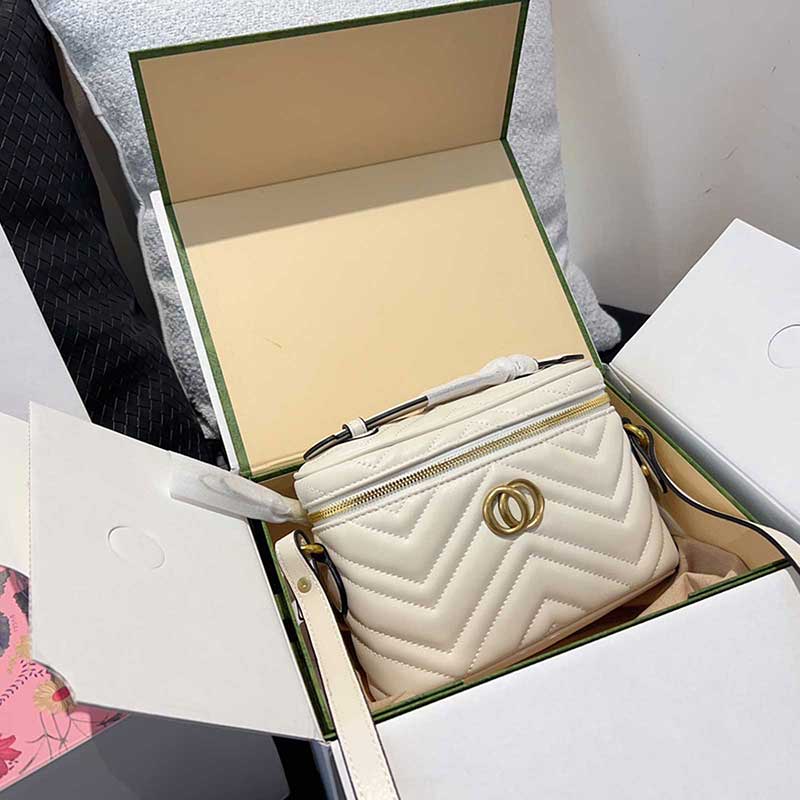 Designer bag Women Totes Shoulder bags Crossbody 22AW Luxury Large Capacity Purse Fashion Girl Handbags bag, White
Designer bag Women Totes Shoulder bags Crossbody 22AW Luxury Large Capacity Purse Fashion Girl Handbags bag, White