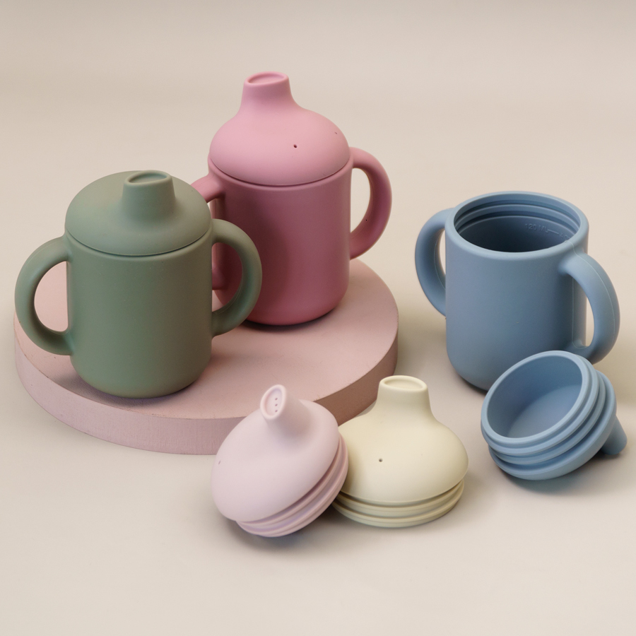 Cups Dishes Utensils Portable Baby Feeding Drinkware Cup born Learning Hand Shank Bottles Silicone Tableware Toddler Water Bottle Accessories 221122