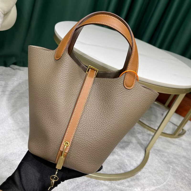 Handbags Luxury Designer Birk Genuine Leather Cons 2022 Style Family Semi Manual Wax Line Vegetable Basket Bag Head, Elephant grey gold brown (gold buckle)
Handbags Luxury Designer Birk Genuine Leather Cons 2022 Style Family Semi Manual Wax Line Vegetable Basket Bag Head, Elephant grey gold brown (gold buckle)