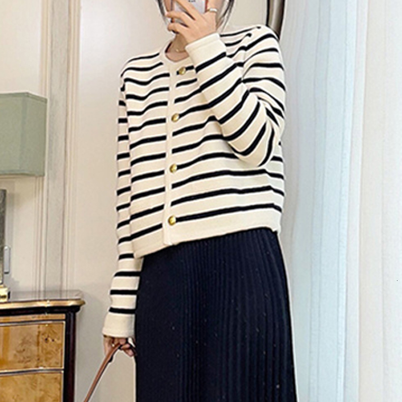 Women's Knits Tees Limiguyue Striped Cardigan Women Gold Buckle Knitted Short Coat Loose Classic O-Neck Elegant Autumn Winter Sweater Casual K386