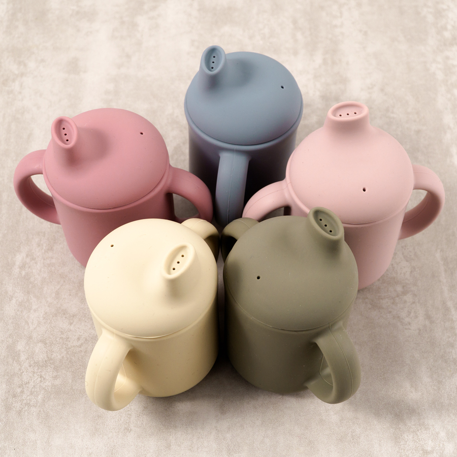 Cups Dishes Utensils Portable Baby Feeding Drinkware Cup born Learning Hand Shank Bottles Silicone Tableware Toddler Water Bottle Accessories 221122