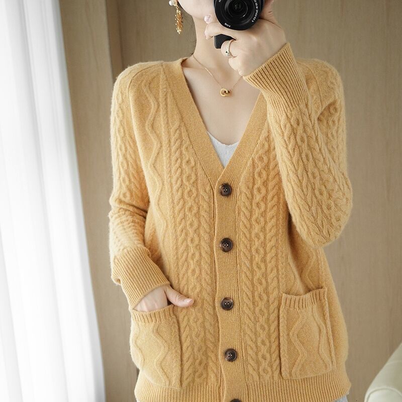 Women's Knits Tees Fashion V-Neck Pockets All-match Casual Knitted Sweaters Clothing Autumn Solid Color Loose Korean Cardigan Coat 221123