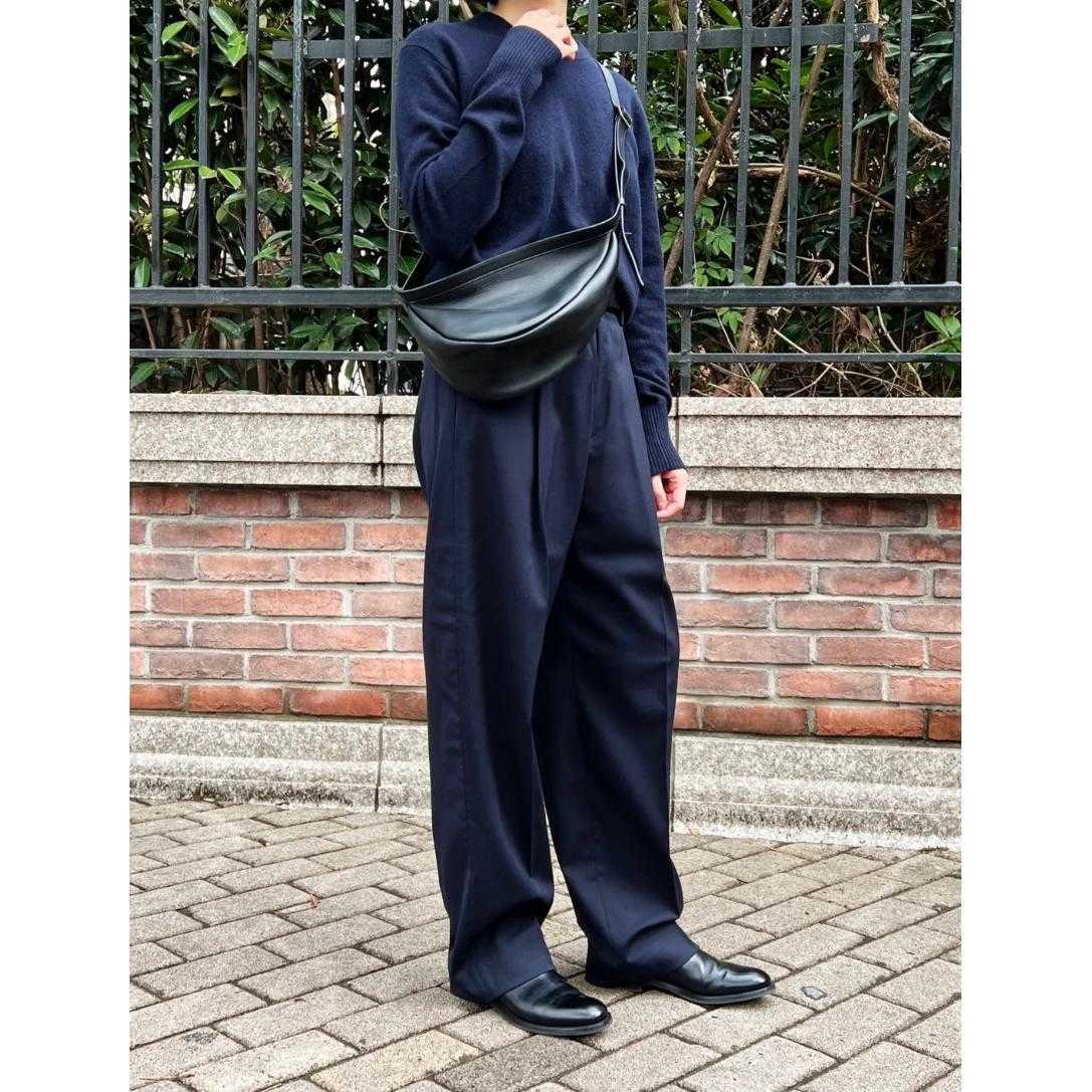 the row bag row Designer the Bags Leather Luxury Female bags Fashion Banana Bag One Shoulder Crossbody SaddleClassic tote bag THE ROW R37U F4OW, Black
the row bag row Designer the Bags Leather Luxury Female bags Fashion Banana Bag One Shoulder Crossbody SaddleClassic tote bag THE ROW R37U F4OW, Black