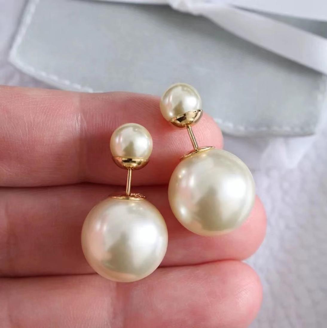 Women Pearl Earings Designer Jewelry Luxurys Studs Earrings 925 Silver Boucle Letters Hoops With Box9908852
Women Pearl Earings Designer Jewelry Luxurys Studs Earrings 925 Silver Boucle Letters Hoops With Box9908852